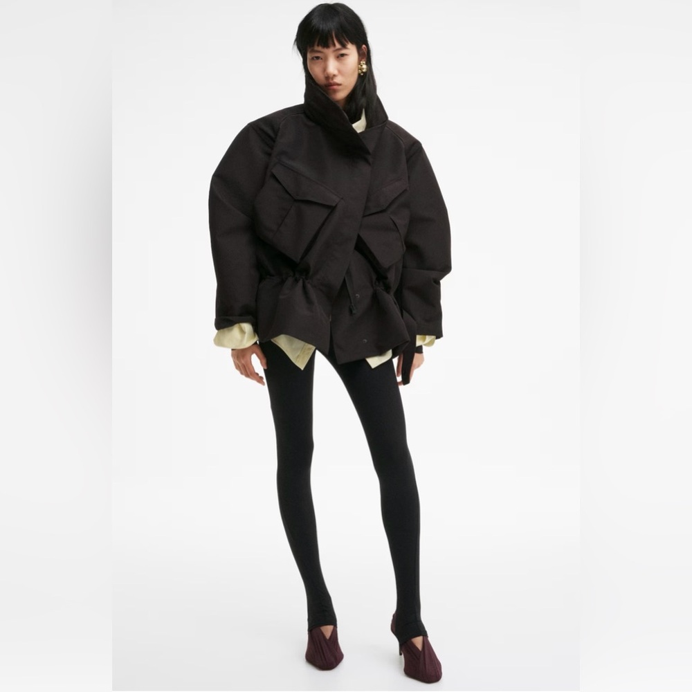 H&M STUDIO COLLECTION
HOODED PEPLUM JACKET